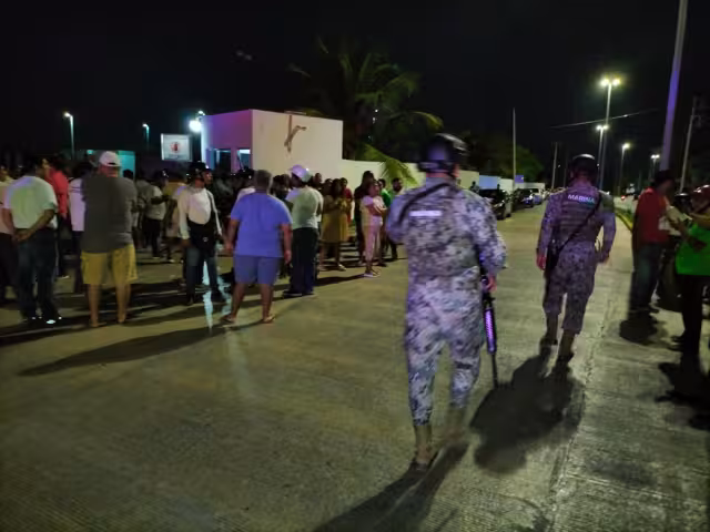 La Guardia Nacional así como elementos de la Marina, se acercaron al sitio para accionar en caso de que se presentaran situaciones de riesgo o delictivas.
