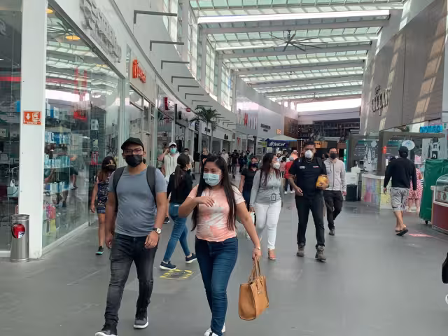 Las plazas comerciales mantendrán sus horarios normales durante este 24 y 31 de diciembre