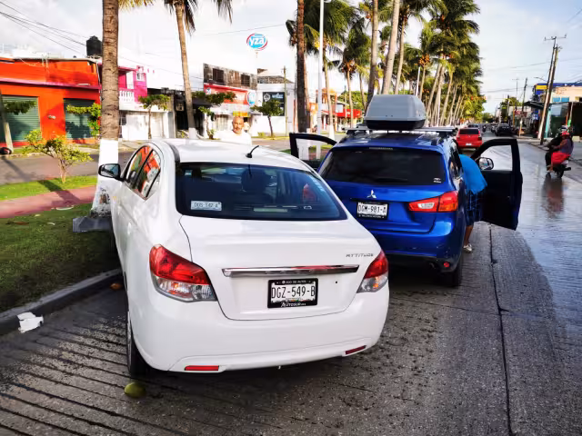 Fuerte accidente en avenida Periférica deja daños pero sin heridos