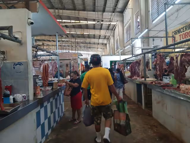 Las fiestas patrias incrementaron la movilidad en el mercado público de Escárcega.