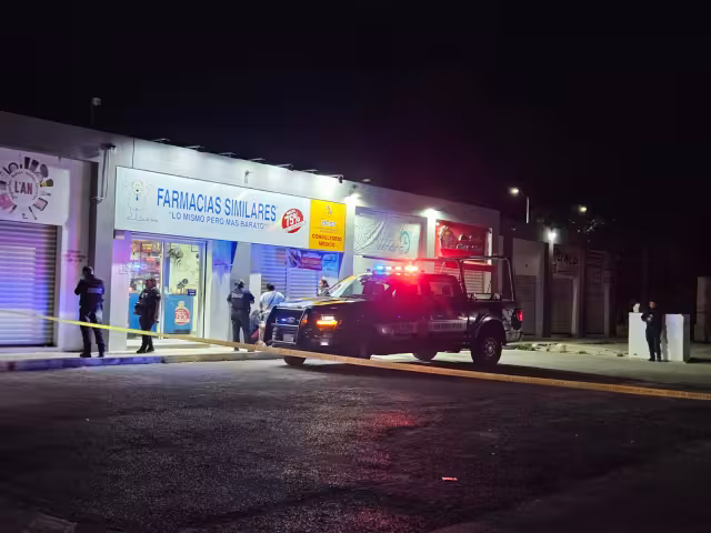 Elementos de la Policía acudieron al lugar y acordonaron la escena.