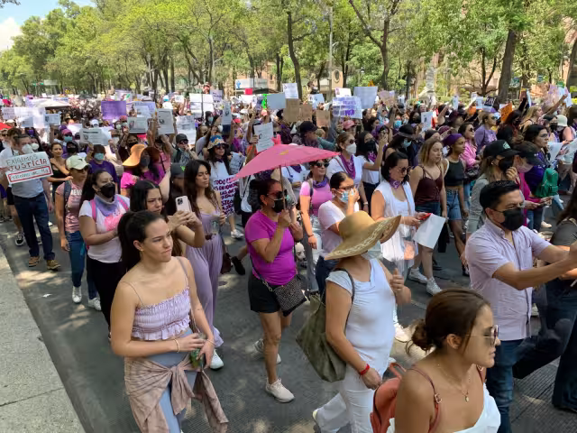 Paseo de la Reforma fue el punto de reunión para que los manifestantes exigieran justicia por el caso de Debanhi Escobar y los feminicidios en México