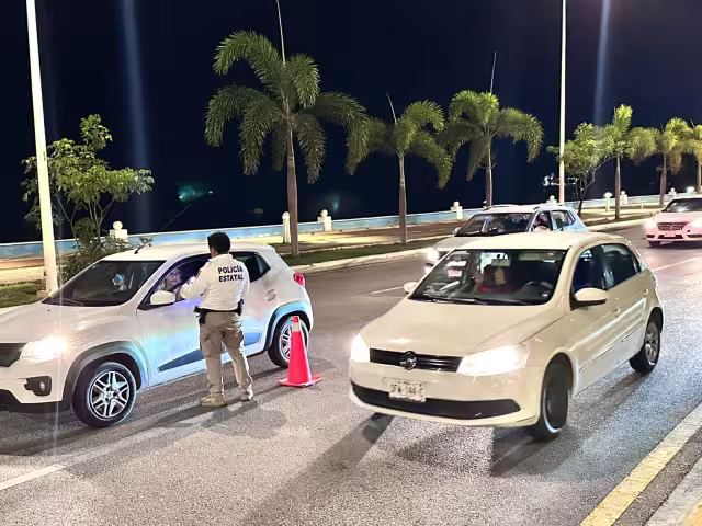 Un total de 13 conductores en estado de ebriedad fueron detenidos y trasladados a los separos.