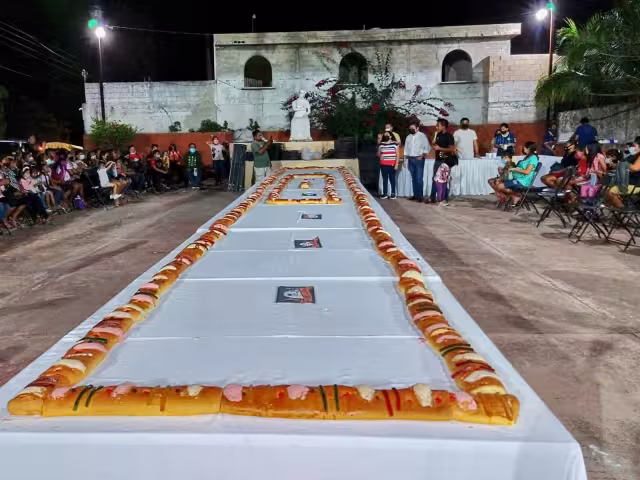 Lugareños acudieron al evento organizado en las inmediaciones del Parque de la Madre