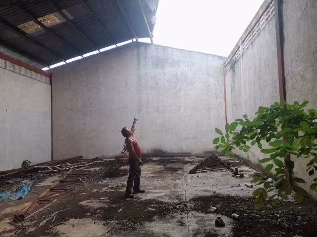 Ejidatarios de Santa Rita Becanchén llevan 15 años pidiendo apoyo para reparar su bodega.