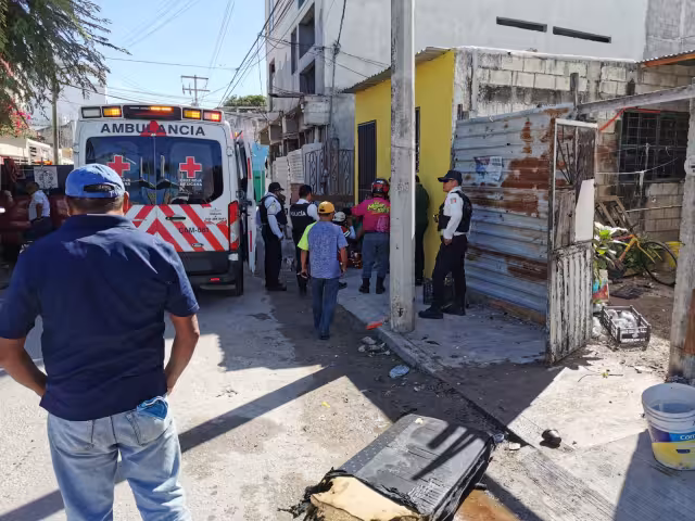 Intensa movilización de emergencia en la colonia Santa Rosalía por incendio