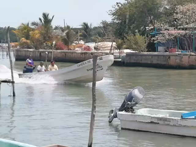 Los pescadores esperan que los apoyos lleguen directamente a quienes arriesgan su vida en el mar.