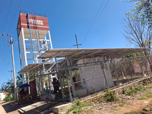 Habitantes del barrio San Pedro 1 en Pomuch permanecen sin agua potable desde el viernes.