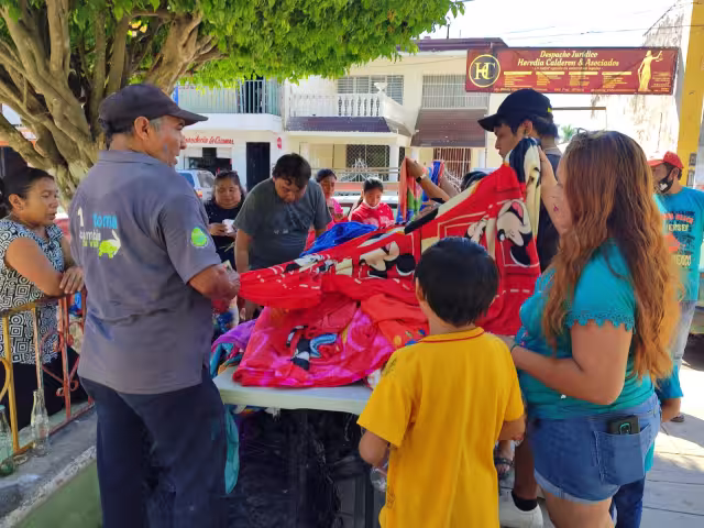 Los habitantes de las comisarías son quienes más frecuentan a expendedores para protegerse ante las bajas temperaturas