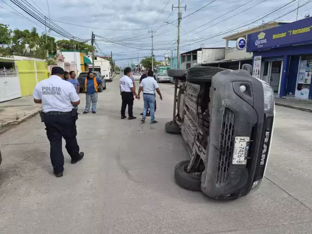 Aparatoso accidente en la avenida Delfín moviliza a autoridades de tránsito