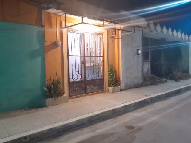 Conductores persiguieron a los dos ladrones para recuperar el bolso