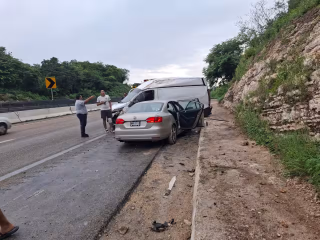 La conocida “Curva del Diablo” en Hecelchakán volvió a ser escenario de un accidente vehicular