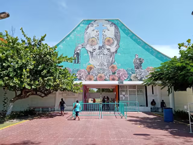 Con la pandemia, el número de entierros aumento a 12 diario