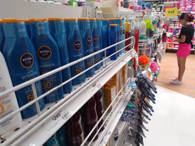 Bloqueadores solares, chanclas, toallas y gafas han tenido un incremento injustificado, tanto en el Centro como en la Zona Hotelera