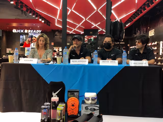 Entre los participantes se encuentran cuatro nadadores internacionales becados por la FINA en Latinoamérica