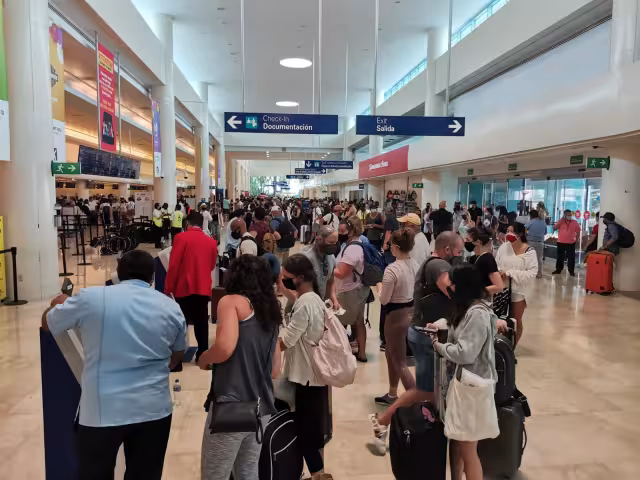 El aeropuerto de cancún lució lleno este lunes
