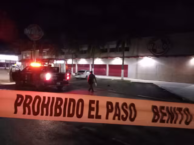 Elementos de Seguridad Pública acordonaron la zona para realizar las investigaciones correspondientes. Foto: Por Esto!