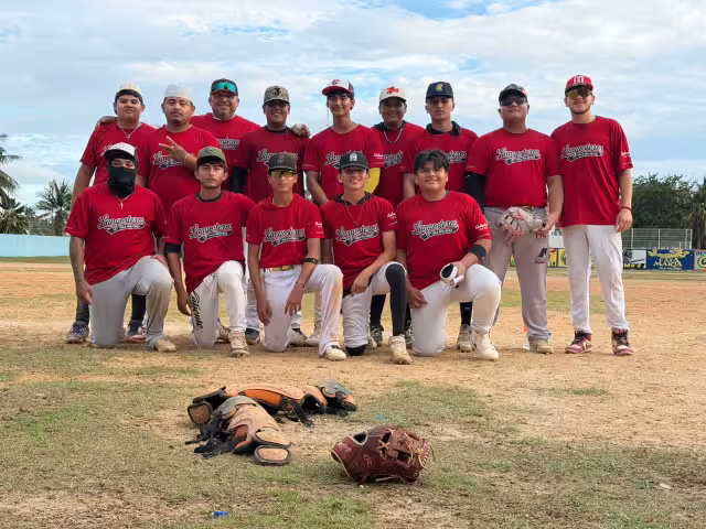 Los Langosteros se impusieron por 13-3 a los Tiburones de Cancún.