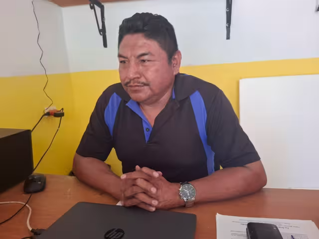 El líder sindical de los Tres Poderes de Tenabo, Elmer Pech Ku, fue hospitalizado tras sufrir una caída en su baño.