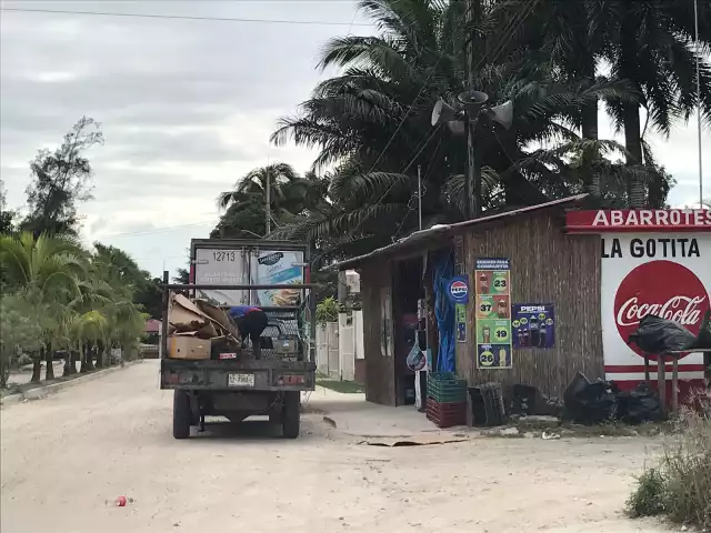 Carlos A. Madrazo reporta abandono de servicios públicos en Chetumal