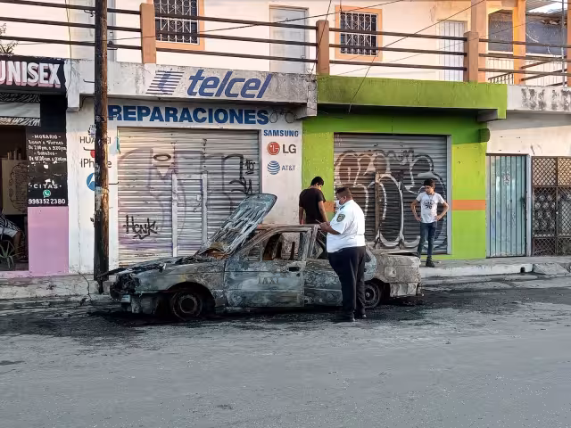 El taxi había sido llevado a un taller mecánico para que le hicieran una reparación