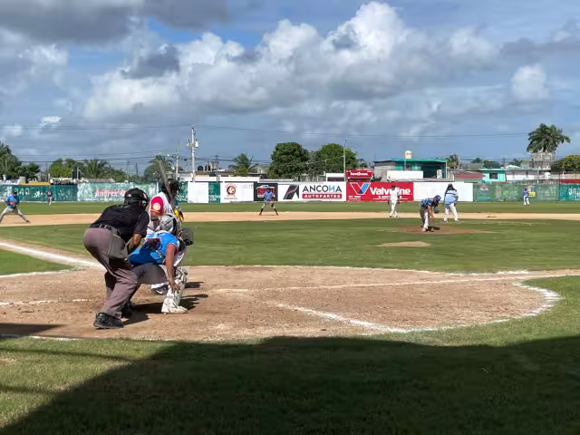 Doblegaron 18-13 a Diablos en el segundo juego de la Serie Final de la Liga Municipal de Beisbol de Segunda Fuerza