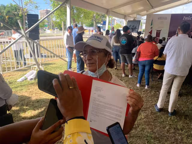 La mujer exhibió que la FGE Quintana Roo no ha apoyado en la búsqueda de su hijo