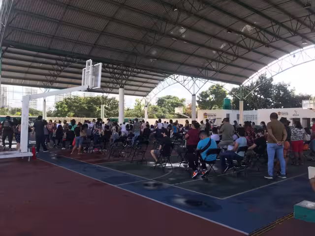 La Unidad Deportiva 'Jacinto Canek', pues hasta el momento ya aplicó 822 vacunas a menores de 15 a 17 años en Cancún