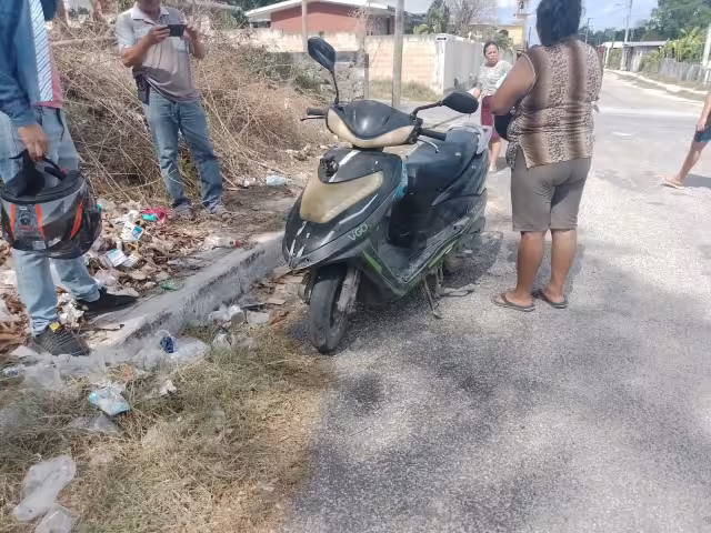 Una familia de las víctimas retiró la motocicleta del sitio