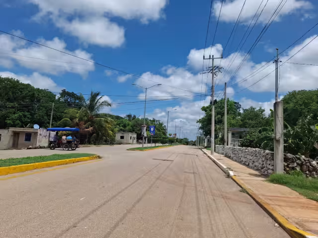Decenas de familias, una secundaria y la Escuela de Enfermería llevan dos días sin luz en Tenabo.