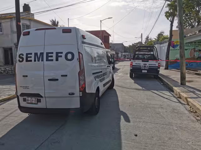 Autoridades y paramédicos entraron a la casa tras forzar la cerradur