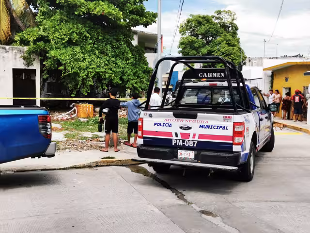 El cuerpo sin vida de un hombre fue encontrado en un terreno baldío de la colonia San Miguel.