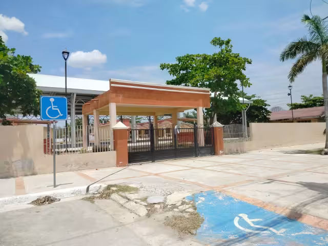 Más de 17 mil docentes y 258 mil estudiantes extenderán el puente escolar.