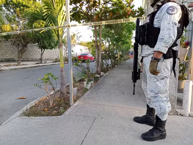 La Guardia Nacional llegó al sitio del hallazgo del cuerpo en Villas del Mar en Cancún para vigilar la zona