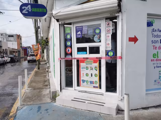 Los ladrones entraron como clientes normales y se dieron a la fuga después del robo