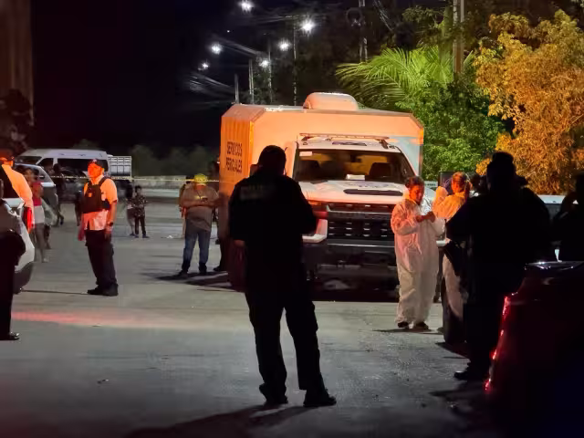 En el sitio fue localizado un hombre tirado sobre un charco de sangre e inconsciente