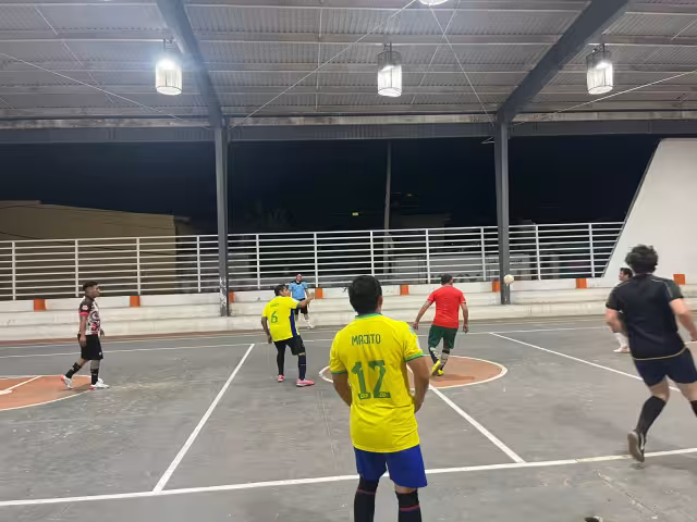 Spartanos y Bicentenario mantienen paso perfecto tras cinco jornadas.