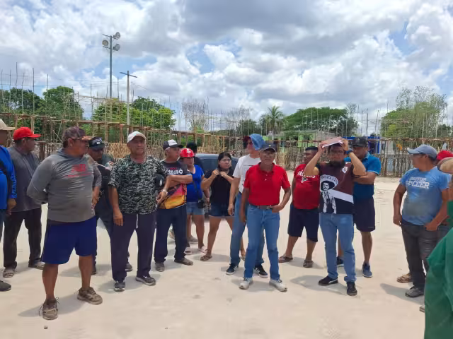 Caos en la feria de Tenabo: palqueros dejan sin luz el ruedo taurino