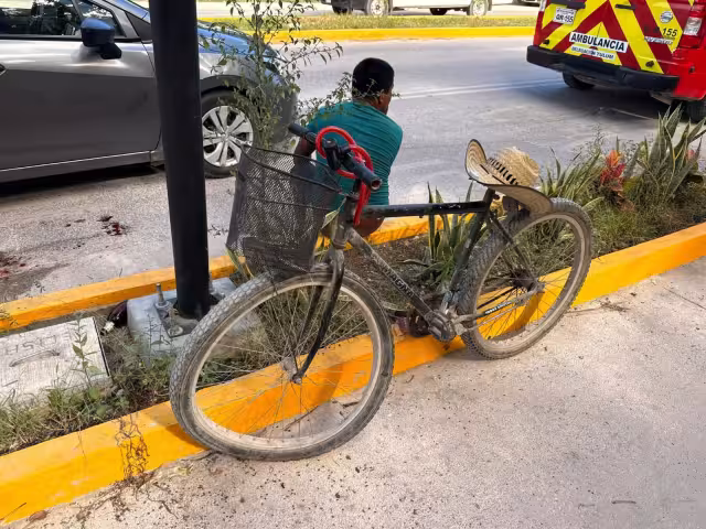 El golpe le ocasionó heridas en el rostro, raspaduras en la nariz y la pérdida de dos piezas dentales