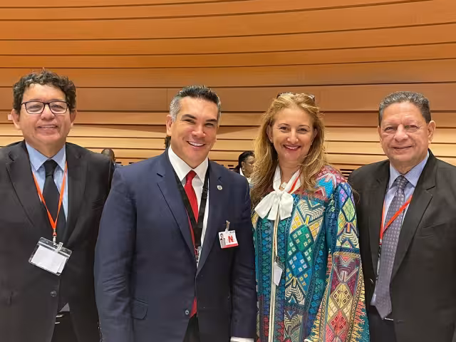 Alejandro Moreno se encuentra de gira internacional