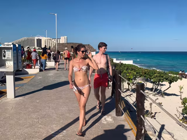 De acuerdo con los guardavidas hay un recale atípico de sargazo que no afectó a los turistas