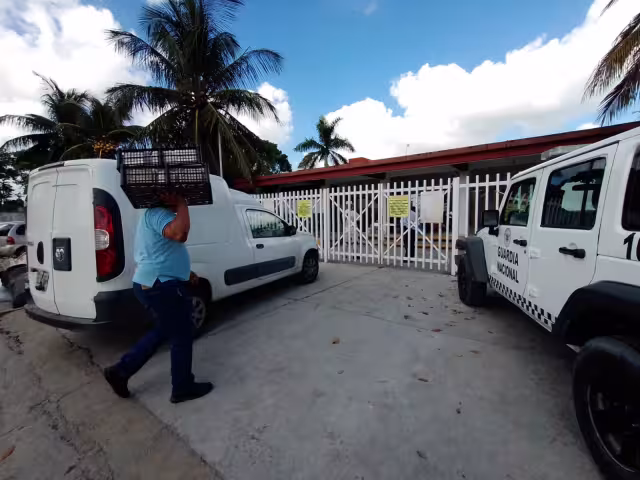 Los elementos de la Guardia Nacional y el personal del INM se encargan de vigilar a los migrantes en CANCÚN