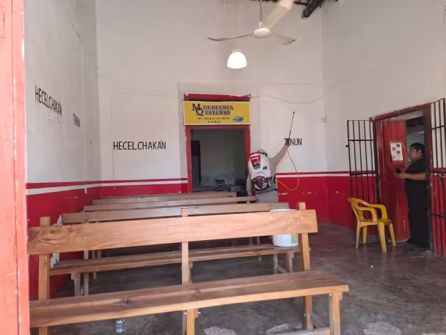 Autoridades de Tenabo realizan fumigaciones en espacios públicos para prevenir enfermedades virales