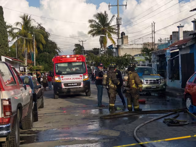 Los bomberos lograron sofocar las llamas y controlar la situación de peligro.