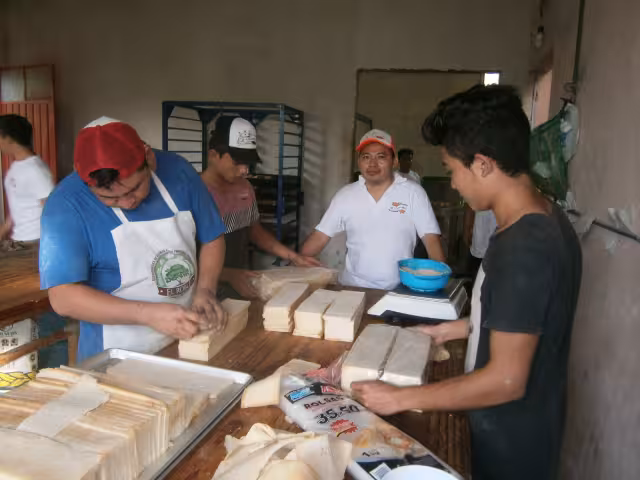 De acuerdo con los pobladores, hay panaderías del Centro de la localidad que incluso ya venden el pan francés a seis pesos la piez