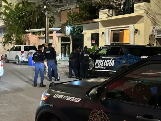 El hallazgo fue reportado alrededor de las 23:30 horas que alertó sobre una persona inconsciente dentro de una vivienda