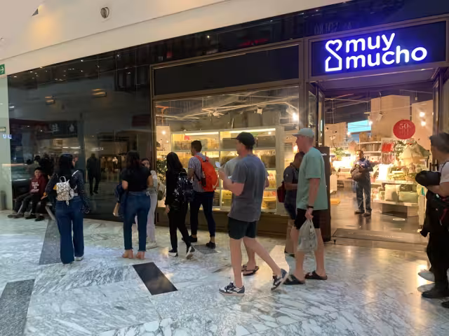 Comienzan las compras de decenas de cancunenses y turistas por el Buen Fin 2022