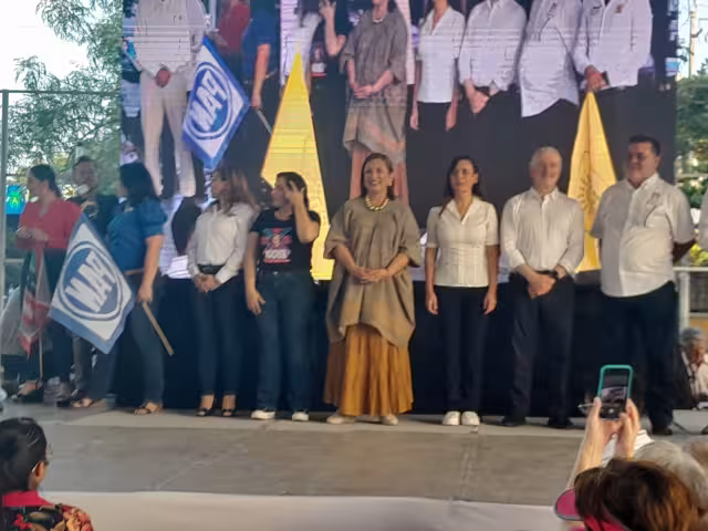 Llegó la candida a Playa del Carmen
