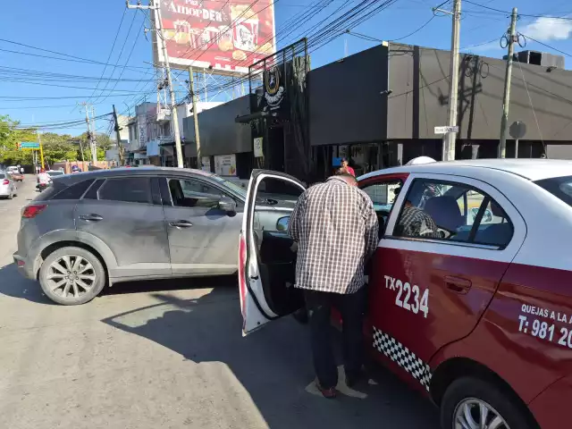 Accidente en la Periférica de Campeche deja daños materiales y tráfico lento