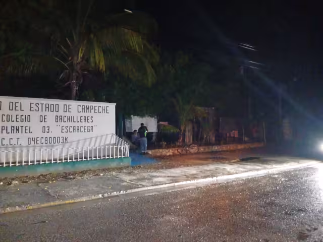 Ladrón conocido como “El Conejo” roba en COBACAM durante apagón